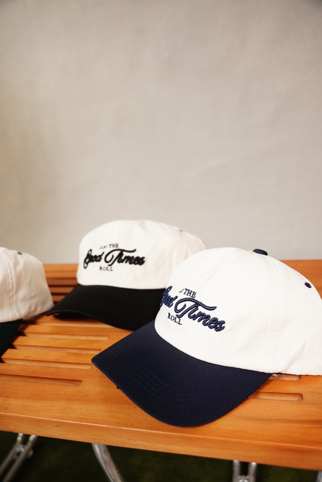 Hat “Let the good times roll”