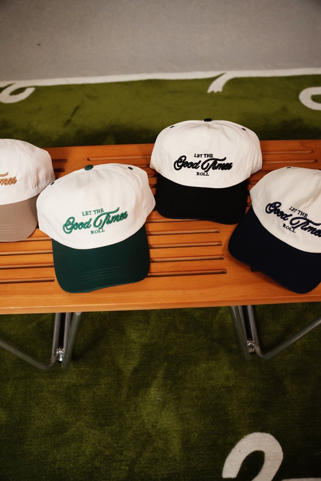 Hat “Let the good times roll”